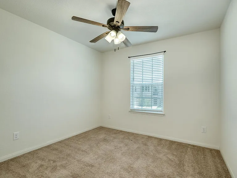 5033 Cressler Ln — Photo 5