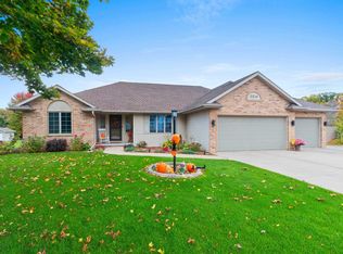 2236 Autumn Ridge Trl, Green Bay, WI 54313