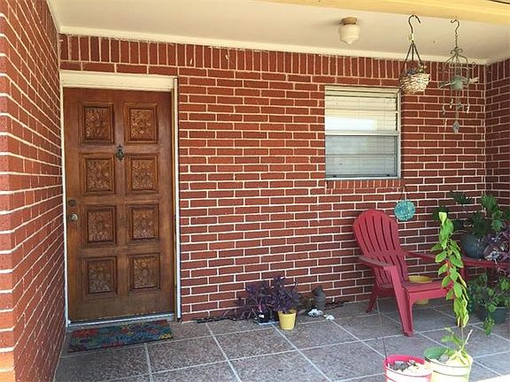 3rd image of 1805 Lone Oak Dr