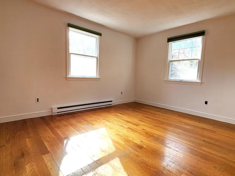 98 Sylvia St #1 — Photo 5