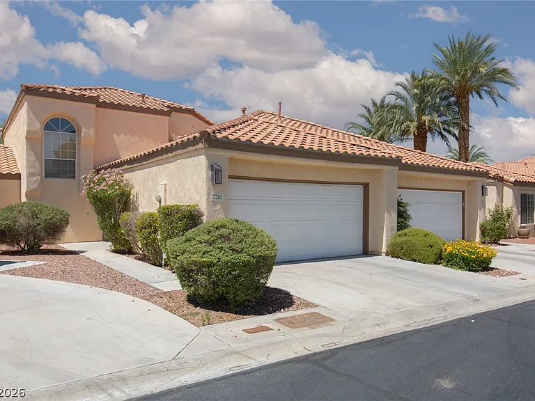 7281 Vista Bonita Dr — Photo 1