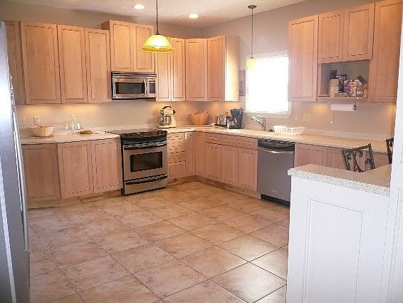 Spacious Kitchen w/ Stainless Appliances
