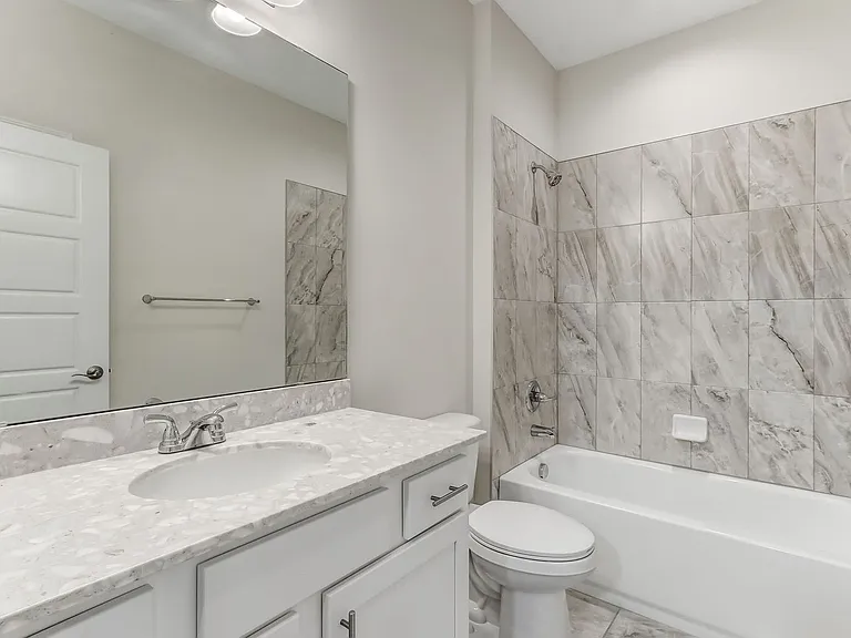 424 S 8th St — Photo 16