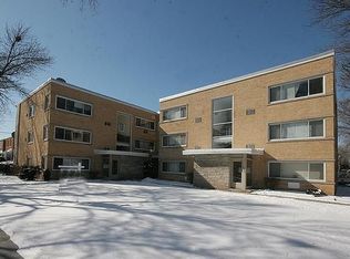 6350 N Ridgeway Ave #P-1, Chicago, IL 60659