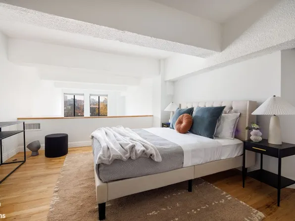 421 Hudson Street image 6 of 9