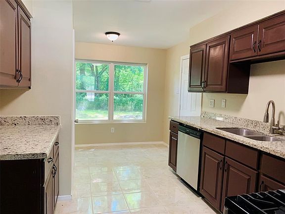 5th image of 815 Glen Hollow Ct