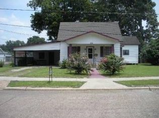 206 N Church St, Jennings, LA 70546