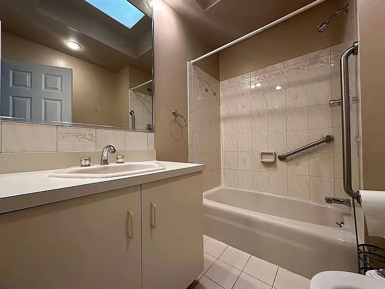 2821 S Darien St — Photo 6