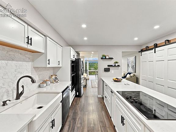 2nd image of 41 W Boulder St