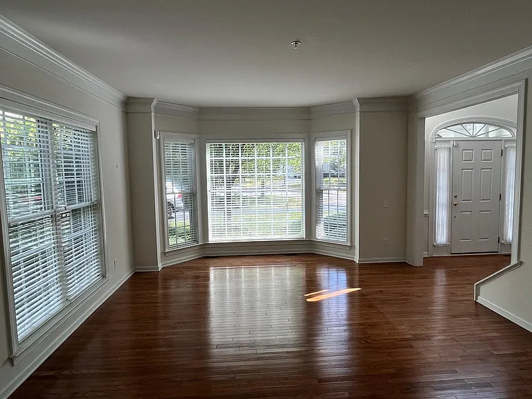 304 Arthur Ct #304 — Photo 20
