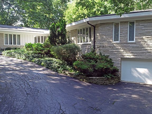 3rd image of 89 Cary Ave