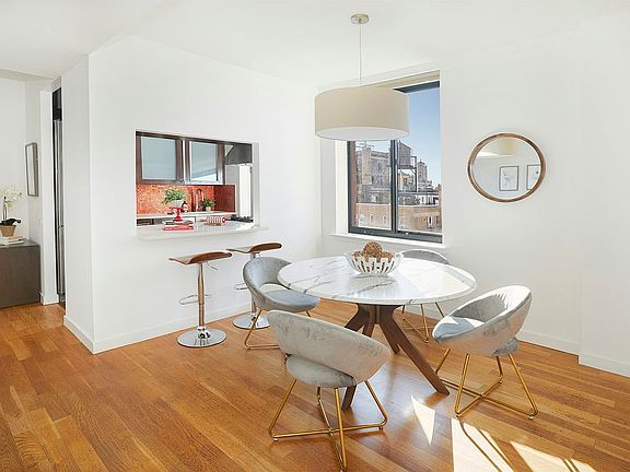 4th image of 250 W 89th St #Ph2b