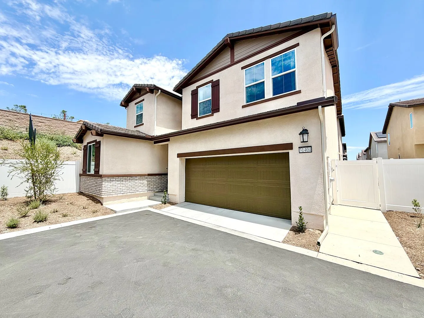 Gated Sunstone Home With 4 Bedrooms, 3 Bathrooms, Included Solar & Upstairs Loft — Photo 1
