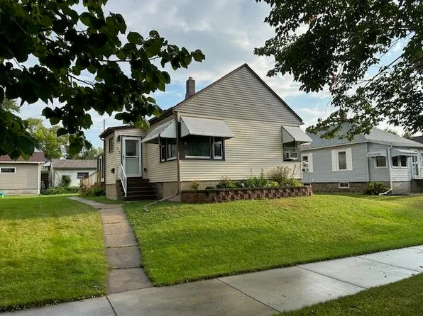 515 12th St N, Virginia, MN 55792