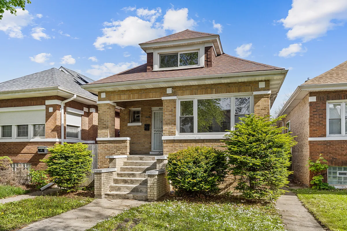 722 E 91st Pl photo 1