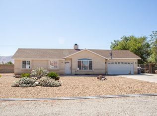 21139 Sitkan Rd, Apple Valley, CA 92308