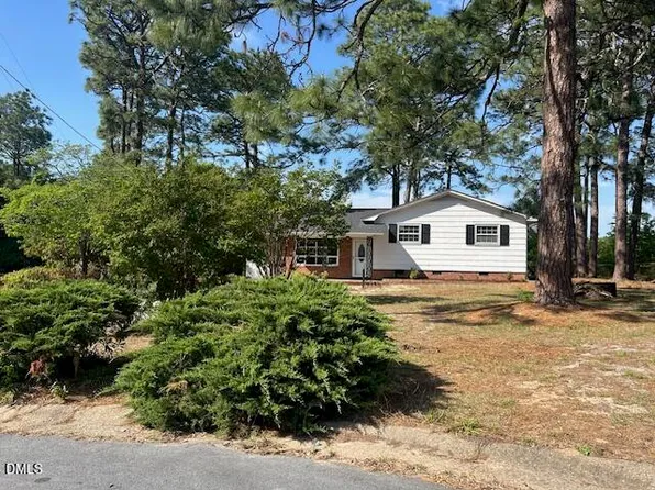 830 Dinmont Cir, Fayetteville, NC 28306