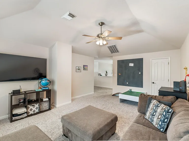 1107 Hollybrook Cv — Photo 21