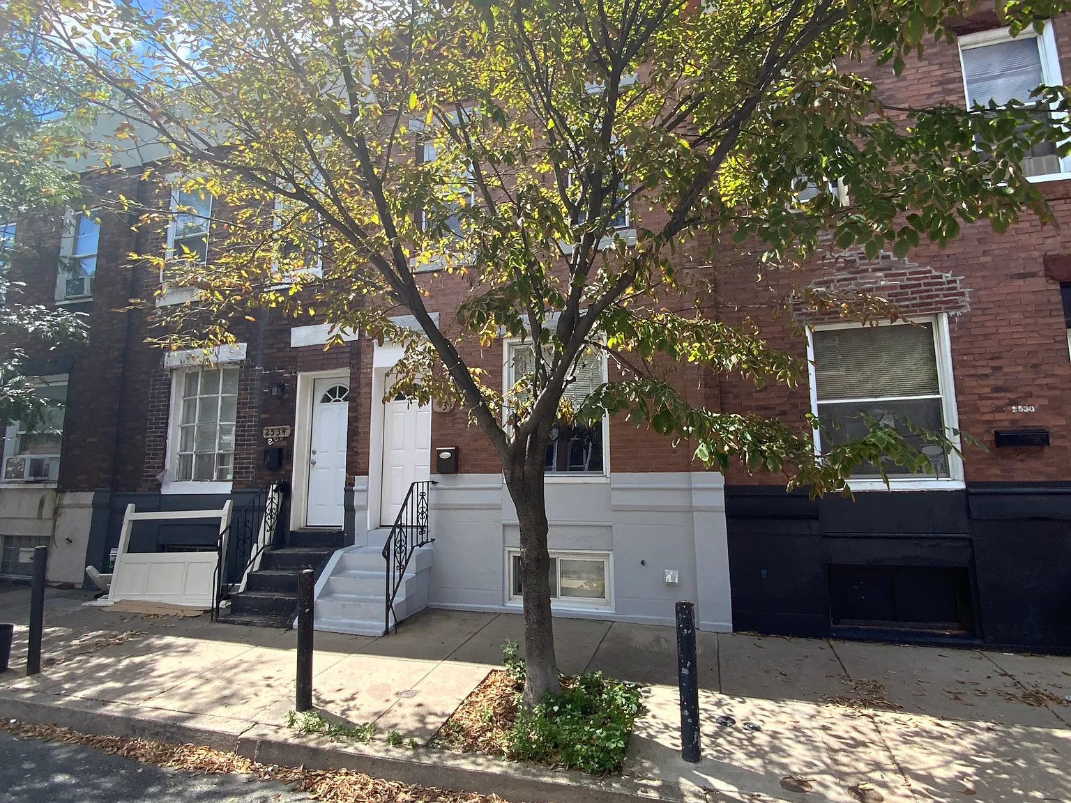 3 bed, 1000 sqft, $2,500 — Photo 2