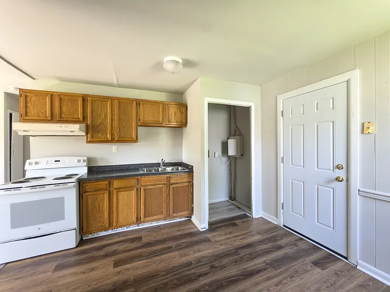 228 Hollingsworth Mnr #228 — Photo 3