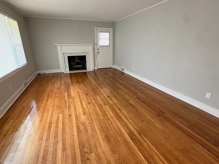3224 Robinhood Rd — Photo 4