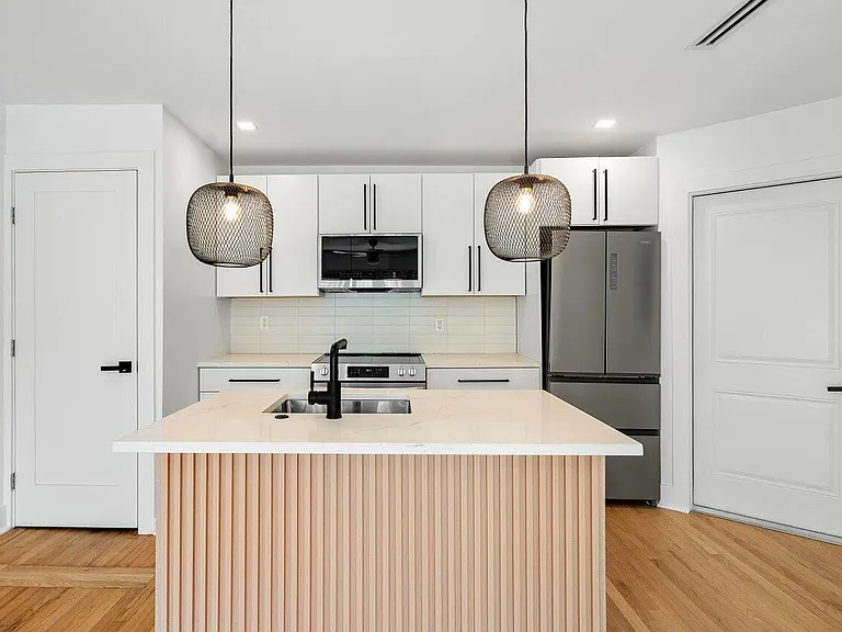 401 NE 2nd Ave #2 — Photo 3