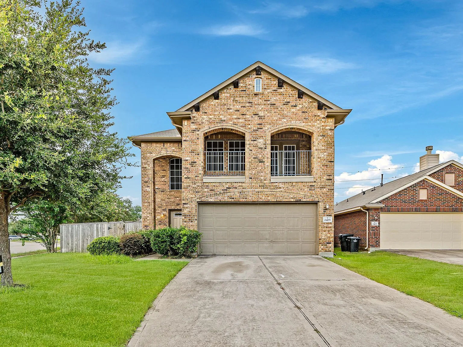 5 bed, 3.5 bath, 2660 sqft, $2,800 — Photo 1