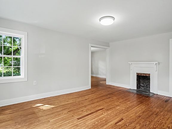 5th image of 314 N Main St