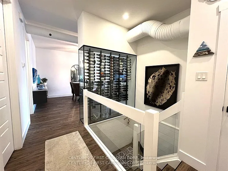 218 Joseph St #UPPER — Photo 17