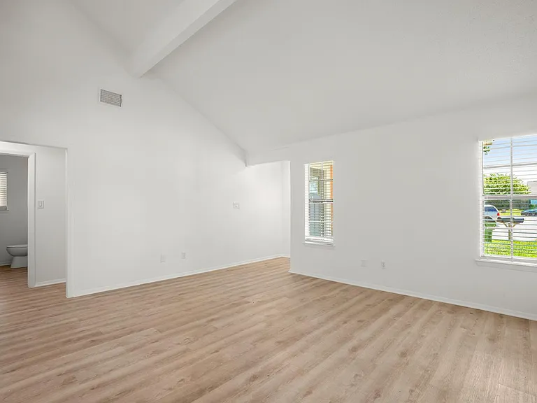 1606 Dale Cv #B — Photo 7