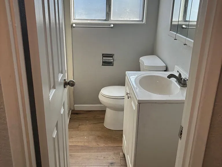 Villa Chateau Apartments — Photo 13