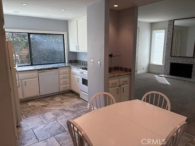 2124 Woodbriar Ct — Photo 5
