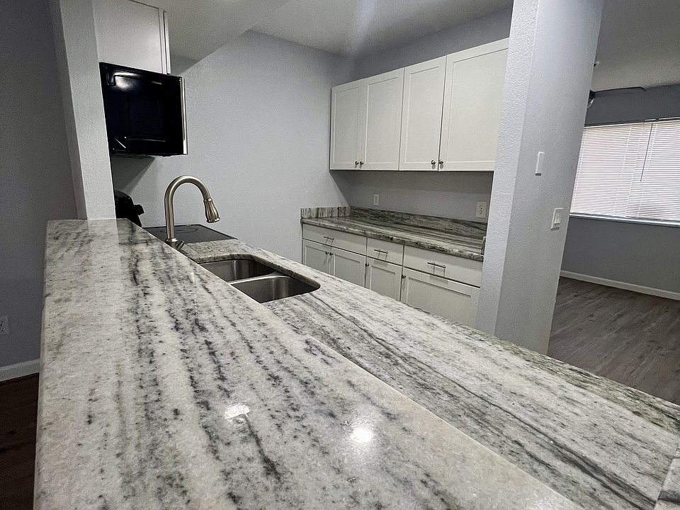 Kitchen - Open To Family Room
