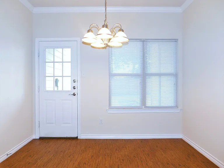 5404 Dolores Pl — Photo 8