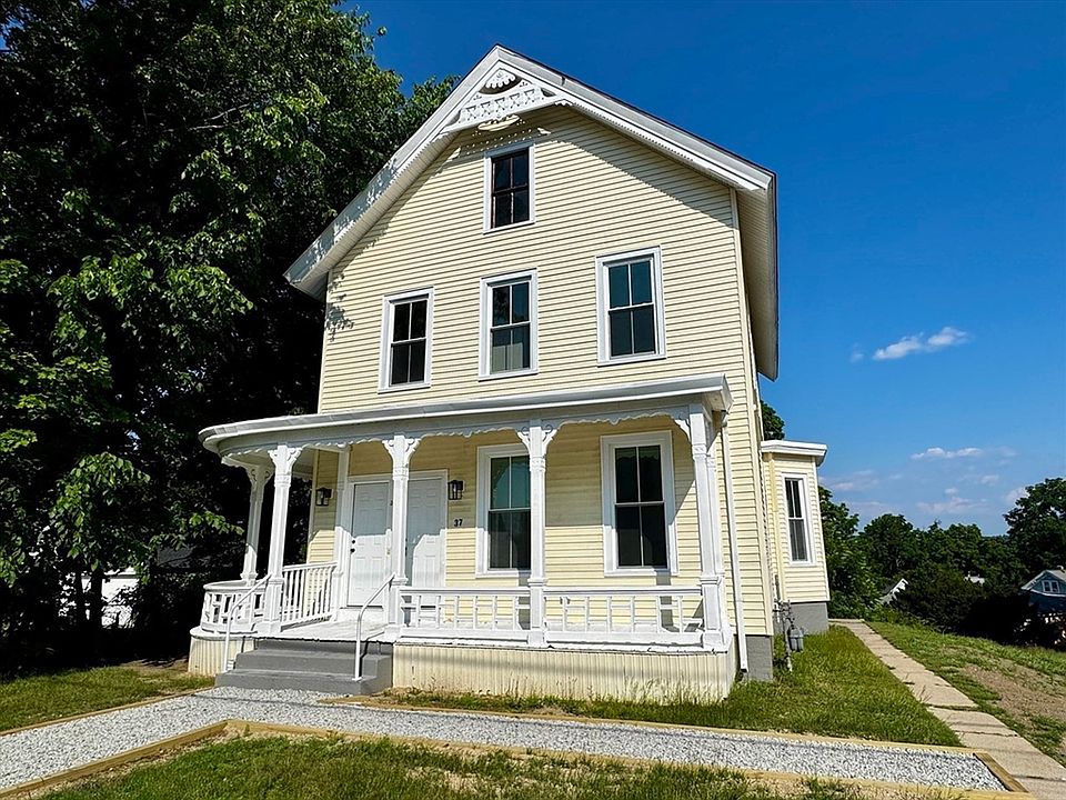 1st image of 37 Oakes Ave