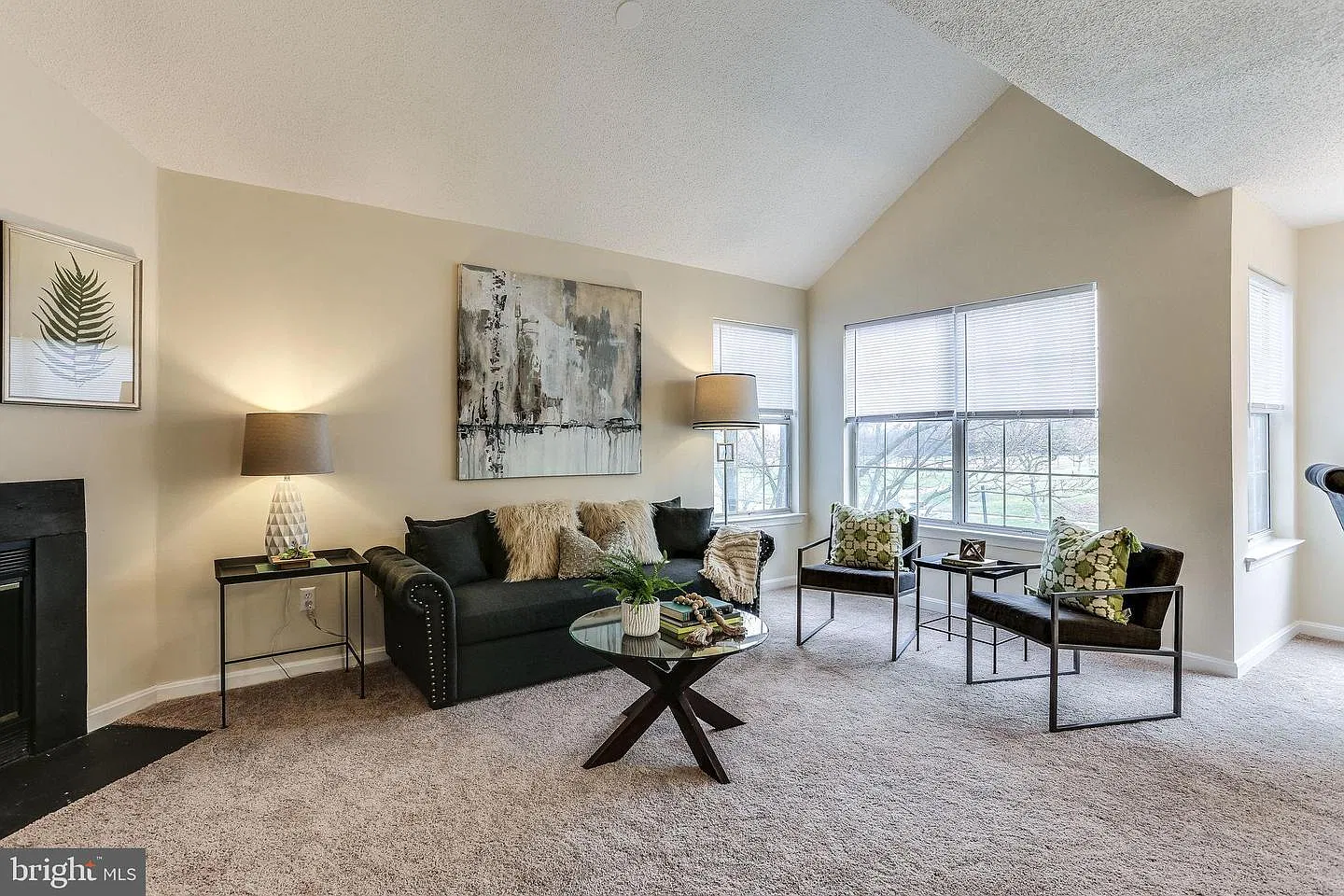 2 bed, 717 sqft, $1,750 — Photo 4
