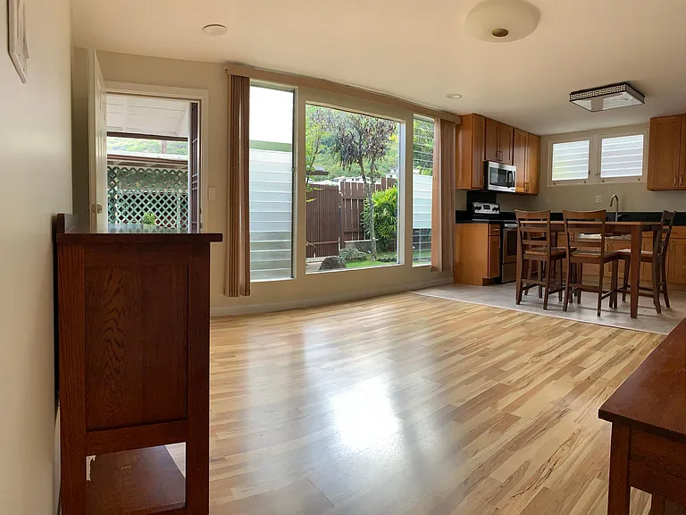 Palolo Ave — Photo 2