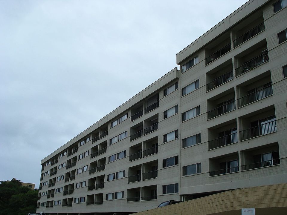 Puuone Towers