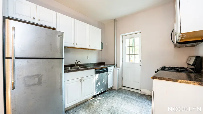 Rented by Nooklyn NYC LLC | media 19