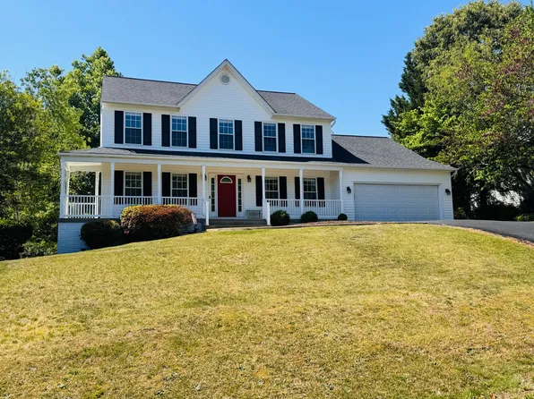 5 Averil Ct, Fredericksburg, VA 22406