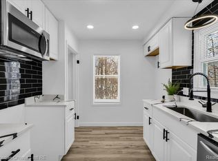 19445 Hubbell St, Detroit, MI 48235