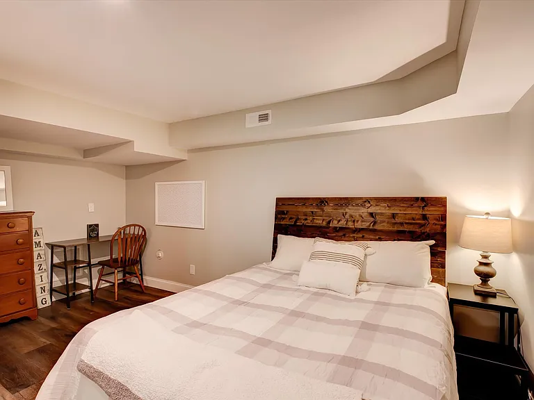 1301 Glenoaks Dr — Photo 12