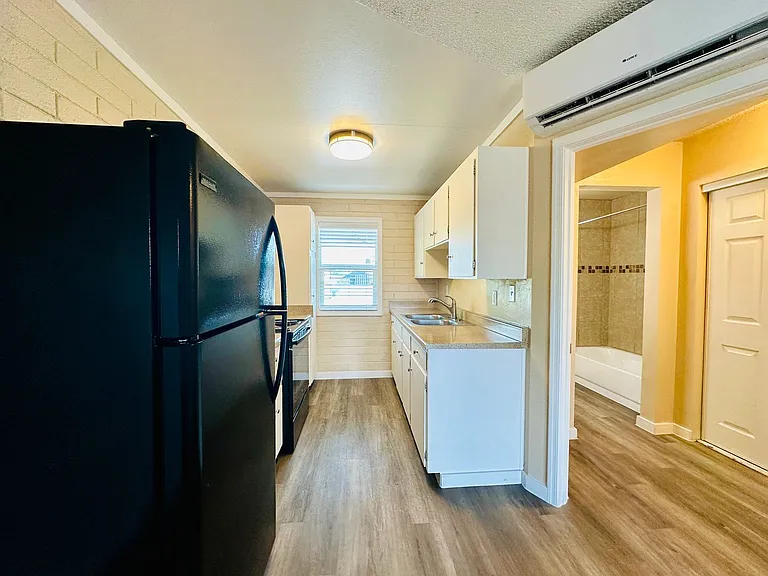 Bel Air Apartments — Photo 21
