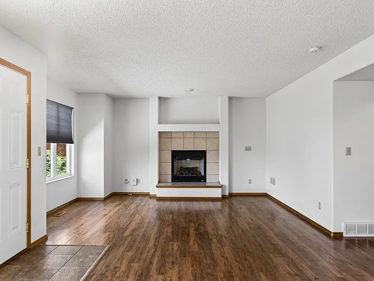 5660 Many Springs Dr — Photo 5