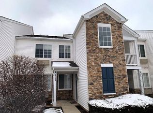 927 Silverstone Dr #927, Carpentersville, IL 60110