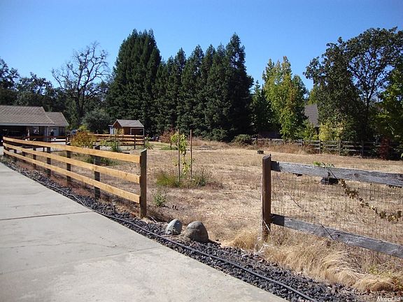 3rd image of 7811 Lazy Trail Ct