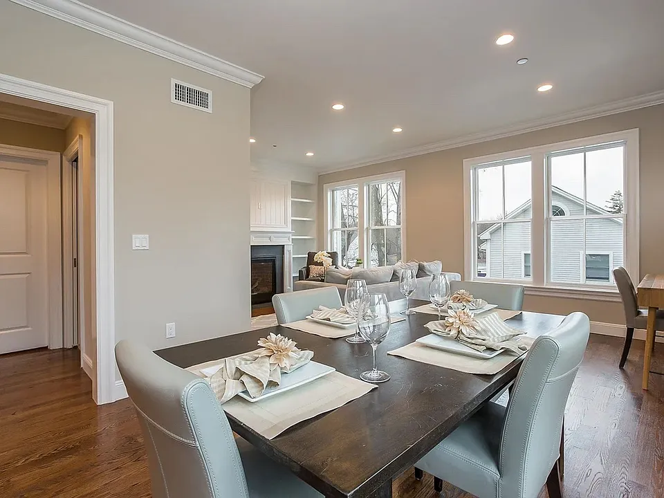 52 Brookside Dr
