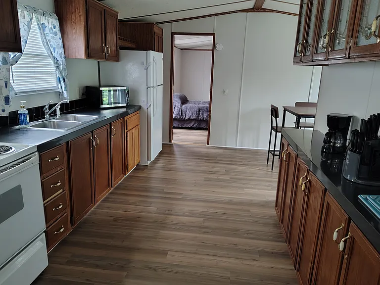 6450 Bunker Hill Rd — Photo 3