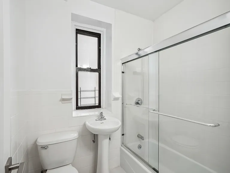 2175 Cedar Ave #3E — Photo 8