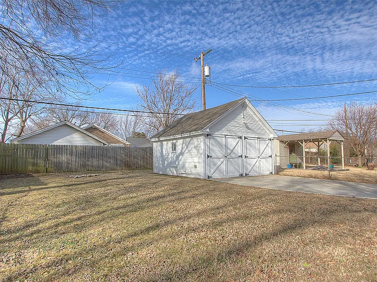 1316 S Knoxville Ave — Photo 19